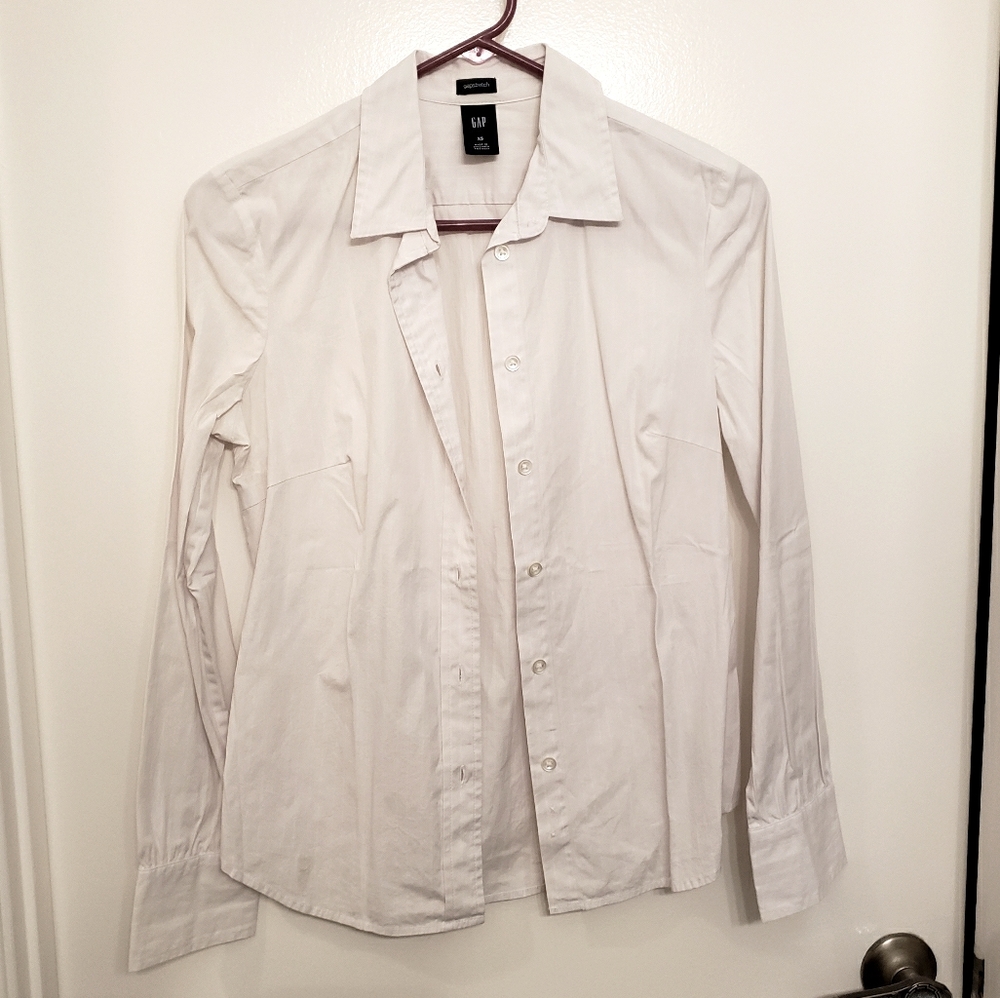 B2G1FREE White Gap button down shirt